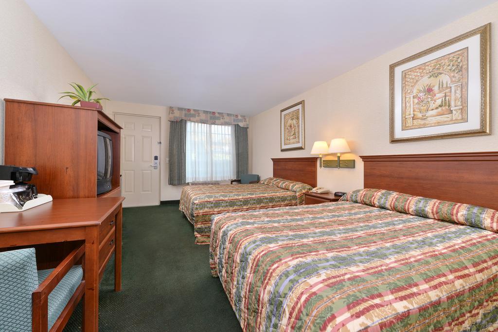 Tower Inn And Suites Of Guilford / Madison Rum bild