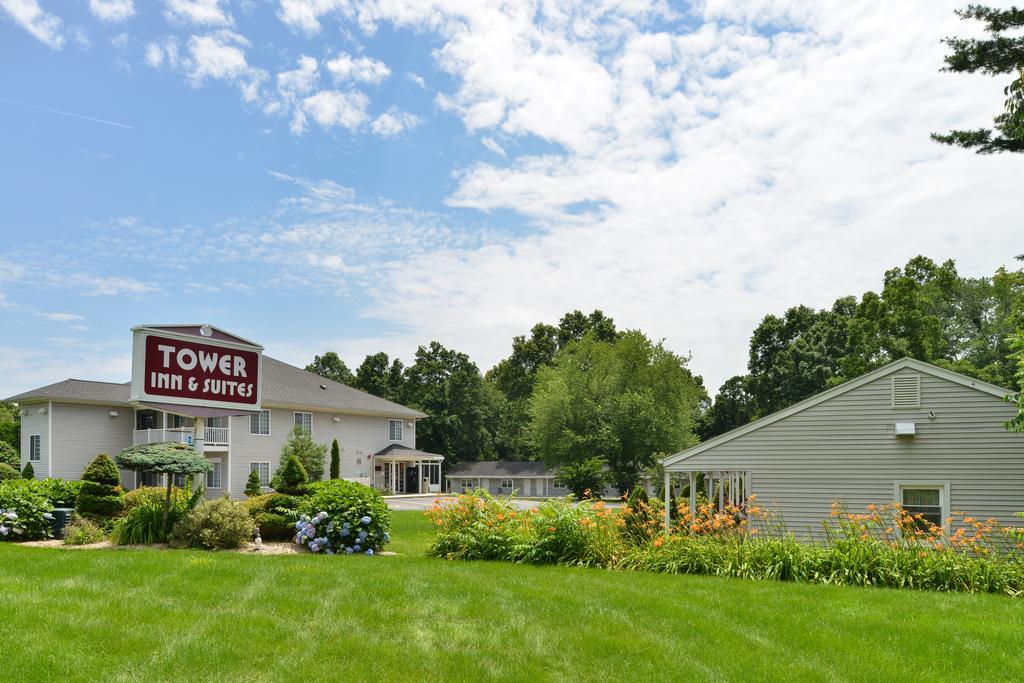Tower Inn And Suites Of Guilford / Madison Exteriör bild