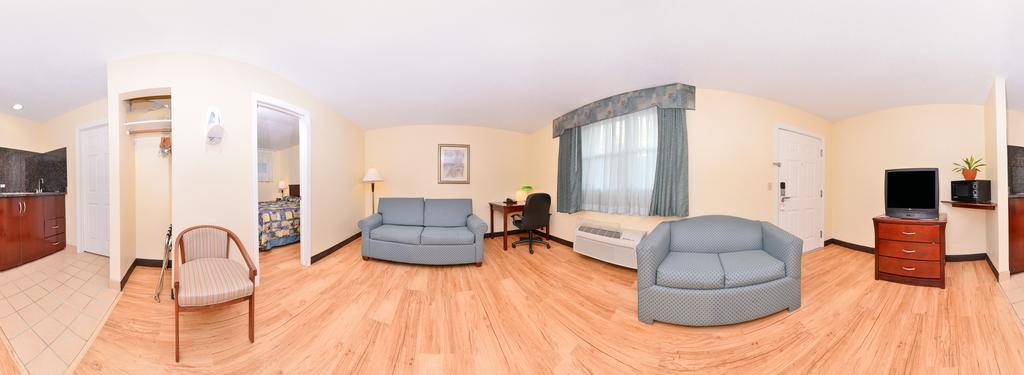 Tower Inn And Suites Of Guilford / Madison Exteriör bild