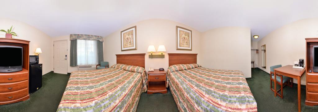 Tower Inn And Suites Of Guilford / Madison Exteriör bild