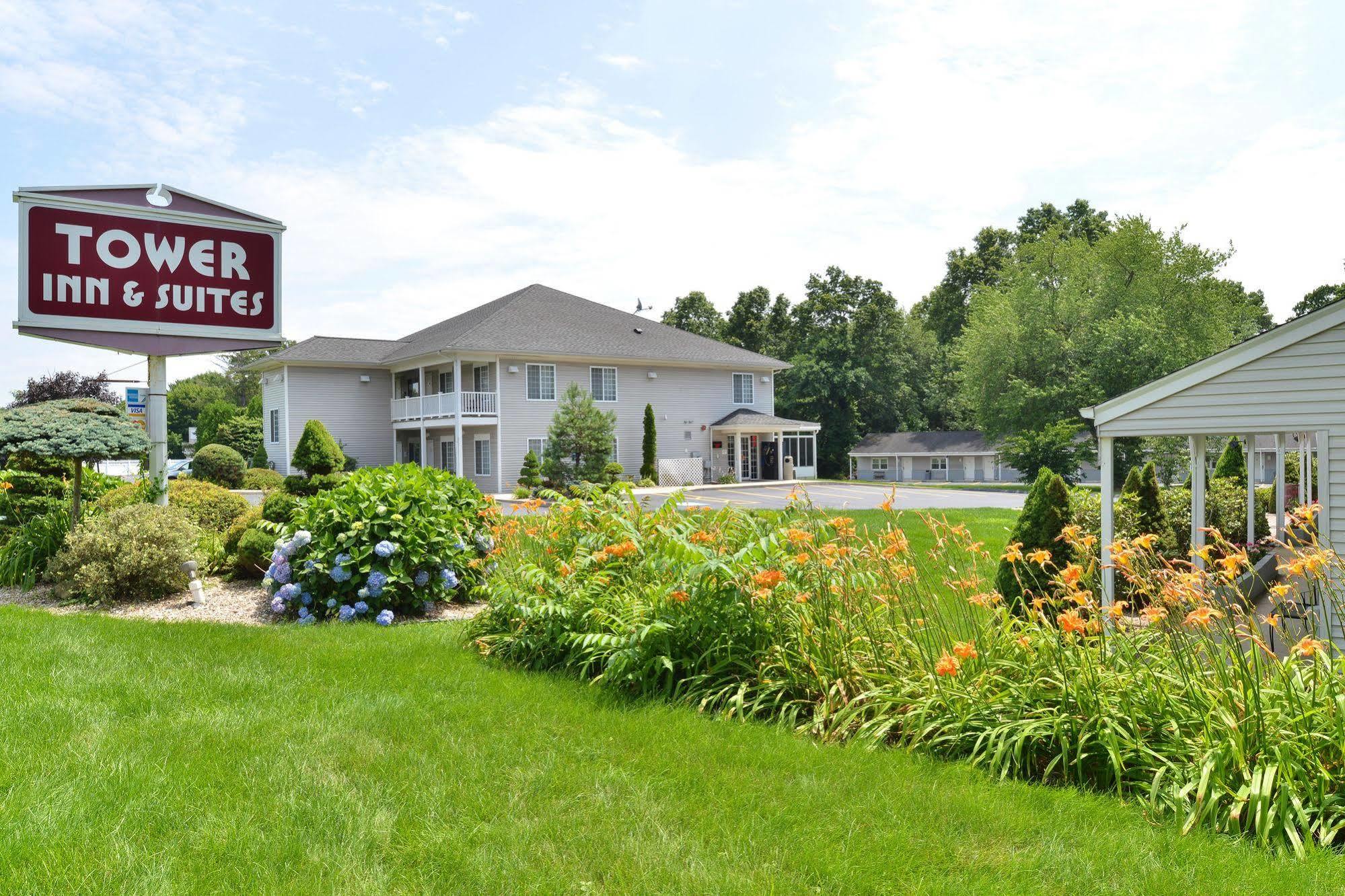 Tower Inn And Suites Of Guilford / Madison Exteriör bild